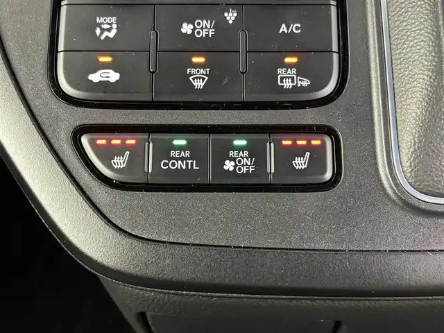 ホンダ ステップワゴン スパーダ eHEV 埼玉県 2023(令5)年 2.2万km クリスタルブラックパール 純正ナビ（Bluetooth/CD/DVD/AM/FM）/フルセグTV/バックカメラ/レーダークルーズコントロール/ブラインドスポットモニター/横滑り防止装置/レーンキープアシスト/盗難防止装置/衝突軽減システム/LEDヘッドライト/パドルシフト/両側パワースライドドア/ETC/ドライブレコーダー/スマートキー