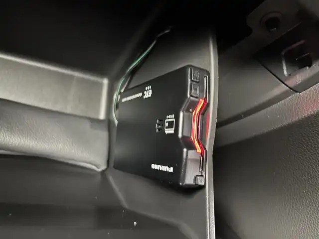 ホンダ ステップワゴン スパーダ eHEV 埼玉県 2023(令5)年 2.2万km クリスタルブラックパール 純正ナビ（Bluetooth/CD/DVD/AM/FM）/フルセグTV/バックカメラ/レーダークルーズコントロール/ブラインドスポットモニター/横滑り防止装置/レーンキープアシスト/盗難防止装置/衝突軽減システム/LEDヘッドライト/パドルシフト/両側パワースライドドア/ETC/ドライブレコーダー/スマートキー