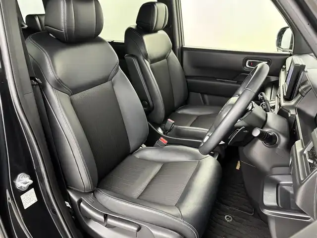 ホンダ ステップワゴン スパーダ eHEV 埼玉県 2023(令5)年 2.2万km クリスタルブラックパール 純正ナビ（Bluetooth/CD/DVD/AM/FM）/フルセグTV/バックカメラ/レーダークルーズコントロール/ブラインドスポットモニター/横滑り防止装置/レーンキープアシスト/盗難防止装置/衝突軽減システム/LEDヘッドライト/パドルシフト/両側パワースライドドア/ETC/ドライブレコーダー/スマートキー
