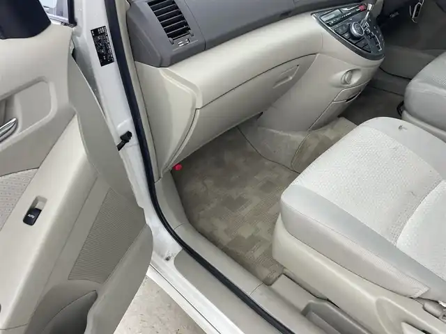 トヨタ アイシス プラタナ リミテッド 兵庫県 2008(平20)年 6.3万km ホワイトパールクリスタルシャイン ・純正ナビ（NHZT-W58）/CD/DVD/TV/MSV/・バックカメラ/・ETC/・両側パワースライドドア/・HIDヘッドライト/・オートライト/・フォグランプ/・純正15インチアルミホイール/・純正フロアマット/・ドアバイザー/・リモコンキー/・スペアキー