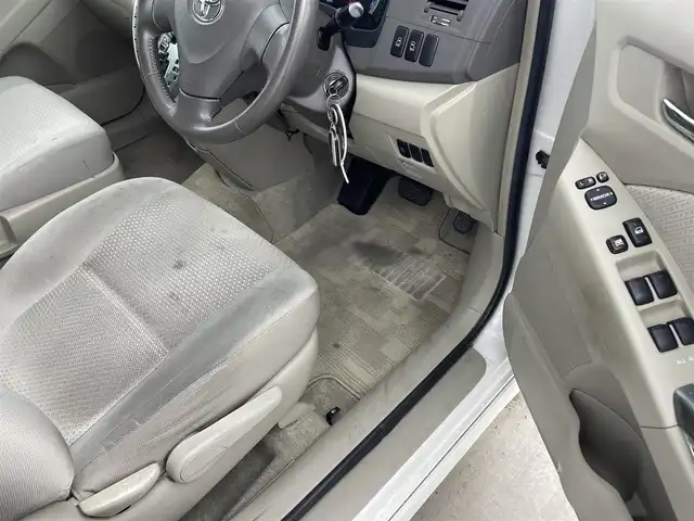 トヨタ アイシス プラタナ リミテッド 兵庫県 2008(平20)年 6.3万km ホワイトパールクリスタルシャイン ・純正ナビ（NHZT-W58）/CD/DVD/TV/MSV/・バックカメラ/・ETC/・両側パワースライドドア/・HIDヘッドライト/・オートライト/・フォグランプ/・純正15インチアルミホイール/・純正フロアマット/・ドアバイザー/・リモコンキー/・スペアキー