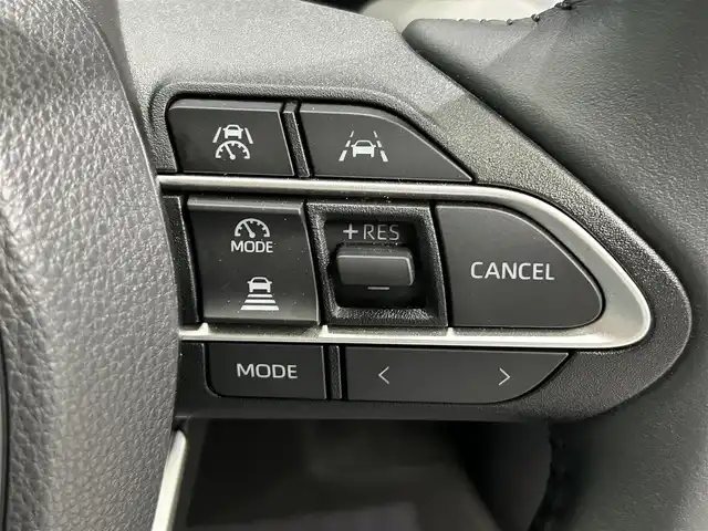 トヨタ ヴォクシー S－G 鹿児島県 2024(令6)年 1.3万km アティチュードブラックマイカ 禁煙車/ディスプレイオーディオ/(フルセグTV/HDMI/Bluetooth/AppleCarPlay/AndroidAuto/DVD/CD)/バックカメラ/Toyota Safety Sense/　・プリクラッシュセーフティ/　・レーントレーシングアシスト/　・レーンディパーチャーアラート/　・レーダークルーズコントロール/　・アダプティブハイビームシステム／オートマチックハイビーム/　・ロードサインアシスト/片側パワースライドドア/純正アルミホイール/フロアマット/電動格納ミラー