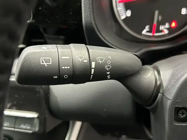 トヨタ ヴォクシー S－G 鹿児島県 2024(令6)年 1.3万km アティチュードブラックマイカ 禁煙車/ディスプレイオーディオ/(フルセグTV/HDMI/Bluetooth/AppleCarPlay/AndroidAuto/DVD/CD)/バックカメラ/Toyota Safety Sense/　・プリクラッシュセーフティ/　・レーントレーシングアシスト/　・レーンディパーチャーアラート/　・レーダークルーズコントロール/　・アダプティブハイビームシステム／オートマチックハイビーム/　・ロードサインアシスト/片側パワースライドドア/純正アルミホイール/フロアマット/電動格納ミラー
