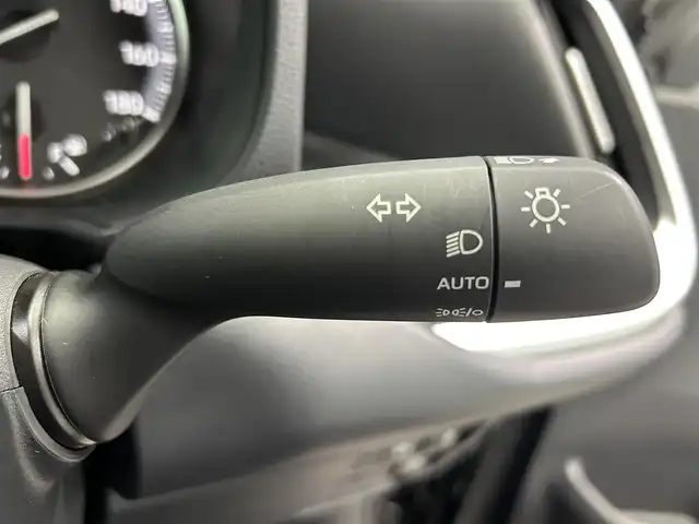 トヨタ ヴォクシー S－G 鹿児島県 2024(令6)年 1.3万km アティチュードブラックマイカ 禁煙車/ディスプレイオーディオ/(フルセグTV/HDMI/Bluetooth/AppleCarPlay/AndroidAuto/DVD/CD)/バックカメラ/Toyota Safety Sense/　・プリクラッシュセーフティ/　・レーントレーシングアシスト/　・レーンディパーチャーアラート/　・レーダークルーズコントロール/　・アダプティブハイビームシステム／オートマチックハイビーム/　・ロードサインアシスト/片側パワースライドドア/純正アルミホイール/フロアマット/電動格納ミラー