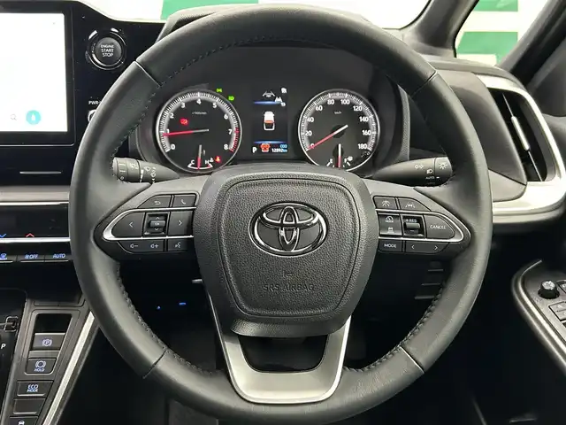 トヨタ ヴォクシー S－G 鹿児島県 2024(令6)年 1.3万km アティチュードブラックマイカ 禁煙車/ディスプレイオーディオ/(フルセグTV/HDMI/Bluetooth/AppleCarPlay/AndroidAuto/DVD/CD)/バックカメラ/Toyota Safety Sense/　・プリクラッシュセーフティ/　・レーントレーシングアシスト/　・レーンディパーチャーアラート/　・レーダークルーズコントロール/　・アダプティブハイビームシステム／オートマチックハイビーム/　・ロードサインアシスト/片側パワースライドドア/純正アルミホイール/フロアマット/電動格納ミラー