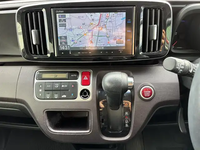 ホンダ Ｎ ＯＮＥ プレミアム ツアラー 福岡県 2014(平26)年 7.4万km ミラノレッド Gathersナビ（BT/フルセグ/DISC/AM/FM）/Bカメラ/クルーズコントロール/LED/オートライト/純正15インチAW/パドルシフト/ステアリングスイッチ/CTBA/横滑り防止装置/盗難防止装置/前方ドライブレコーダー/スマートキー/ETC/保証書