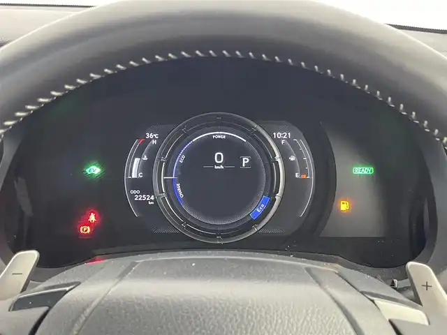 レクサス ＩＳ 300h Fスポーツ 埼玉県 2022(令4)年 2.3万km ホワイトノーヴァガラスフレーク サンルーフ　純正１０．３インチナビ　パノラミックビューモニター　白レザー　ＢＳＭ　メモリシート　シートヒーター　ベンチレーション　レーダークルーズコントロール　ステアリングヒーター　三眼ＬＥＤ　ＴＶ