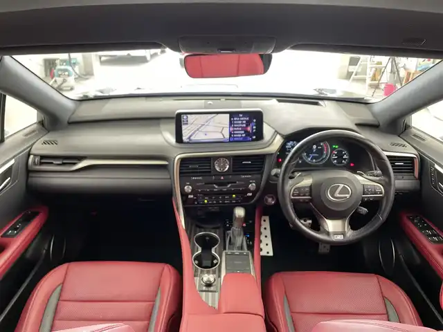 レクサス ＲＸ 300 Fスポーツ 兵庫県 2019(令1)年 4.5万km グラファイトブラックガラスフレーク ・12.3インチナビ/CD/DVD/Blu-ray /Bluetooth/USB/TV/Miracast/・パノラミックビューモニター/・ビルトインETC2.0/・AC100V電源/・Lexus Safety System +/・プリクラッシュセーフティ/・レーントレーシングアシスト/・オートマチックハイビーム/・アダプティブハイビームシステム/・レーダークルーズコントロール（全車速追従機能付）/・ロードサインアシスト/・先行車発進告知機能/・ブラインドスポットモニター/・パーキングサポートブレーキ/・パーキングサポートアラート/・クリアランスソナー/・3眼LEDヘッドライト/・ヘッドアップディスプレイ/・パワーバックドア/・本革シート/・前席パワーシート/・前席シートヒーター/・前席ベンチレーション/・ステアリングヒーター/・パドルシフト/・スマートキー/・純正20インチアルミホイール/・nanoe/・フロアマット