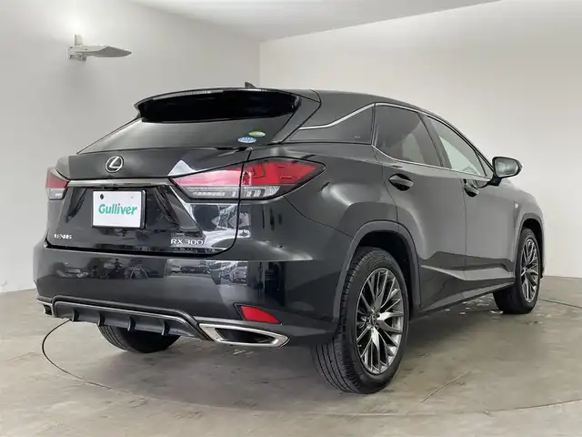 レクサス ＲＸ 300 Fスポーツ 兵庫県 2019(令1)年 4.5万km グラファイトブラックガラスフレーク ・12.3インチナビ/CD/DVD/Blu-ray /Bluetooth/USB/TV/Miracast/・パノラミックビューモニター/・ビルトインETC2.0/・AC100V電源/・Lexus Safety System +/・プリクラッシュセーフティ/・レーントレーシングアシスト/・オートマチックハイビーム/・アダプティブハイビームシステム/・レーダークルーズコントロール（全車速追従機能付）/・ロードサインアシスト/・先行車発進告知機能/・ブラインドスポットモニター/・パーキングサポートブレーキ/・パーキングサポートアラート/・クリアランスソナー/・3眼LEDヘッドライト/・ヘッドアップディスプレイ/・パワーバックドア/・本革シート/・前席パワーシート/・前席シートヒーター/・前席ベンチレーション/・ステアリングヒーター/・パドルシフト/・スマートキー/・純正20インチアルミホイール/・nanoe/・フロアマット