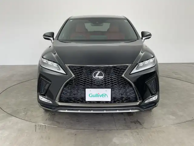 レクサス ＲＸ 300 Fスポーツ 兵庫県 2019(令1)年 4.5万km グラファイトブラックガラスフレーク ・12.3インチナビ/CD/DVD/Blu-ray /Bluetooth/USB/TV/Miracast/・パノラミックビューモニター/・ビルトインETC2.0/・AC100V電源/・Lexus Safety System +/・プリクラッシュセーフティ/・レーントレーシングアシスト/・オートマチックハイビーム/・アダプティブハイビームシステム/・レーダークルーズコントロール（全車速追従機能付）/・ロードサインアシスト/・先行車発進告知機能/・ブラインドスポットモニター/・パーキングサポートブレーキ/・パーキングサポートアラート/・クリアランスソナー/・3眼LEDヘッドライト/・ヘッドアップディスプレイ/・パワーバックドア/・本革シート/・前席パワーシート/・前席シートヒーター/・前席ベンチレーション/・ステアリングヒーター/・パドルシフト/・スマートキー/・純正20インチアルミホイール/・nanoe/・フロアマット