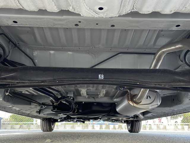 ホンダ Ｎ ＢＯＸ カスタム コーディネートスタイル 山口県 2024(令6)年 0.5万km プラチナホワイトパール 純正コネクトナビ/・Bluetooth接続/・フルセグTV/バックカメラ/ビルトインETC/Honda SENSING/・衝突軽減ブレーキ/・踏み間違い衝突軽減システム/・急アクセル抑制機能/・路外逸脱抑制機能/・歩行者事故低減ステアリング/・アダプティブクルーズコントロール/・車線逸脱支援システム/・先行車発進お知らせ機能/・標識認識機能/レザーシート/シートヒーター/チップアップシート/両側パワースライドドア/USB入力端子/純正フロアマット/スマートキー/スペアキー1本/プッシュスタート/純正LEDライト/純正14インチアルミホイール/ドアバイザー/ウィンカーミラー