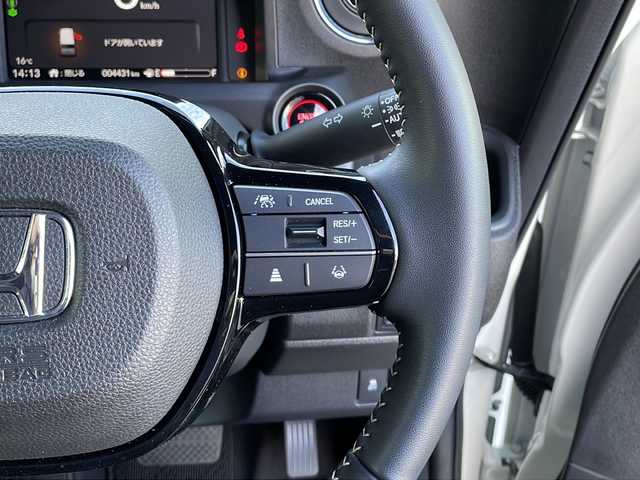 ホンダ Ｎ ＢＯＸ カスタム コーディネートスタイル 山口県 2024(令6)年 0.5万km プラチナホワイトパール 純正コネクトナビ/・Bluetooth接続/・フルセグTV/バックカメラ/ビルトインETC/Honda SENSING/・衝突軽減ブレーキ/・踏み間違い衝突軽減システム/・急アクセル抑制機能/・路外逸脱抑制機能/・歩行者事故低減ステアリング/・アダプティブクルーズコントロール/・車線逸脱支援システム/・先行車発進お知らせ機能/・標識認識機能/レザーシート/シートヒーター/チップアップシート/両側パワースライドドア/USB入力端子/純正フロアマット/スマートキー/スペアキー1本/プッシュスタート/純正LEDライト/純正14インチアルミホイール/ドアバイザー/ウィンカーミラー