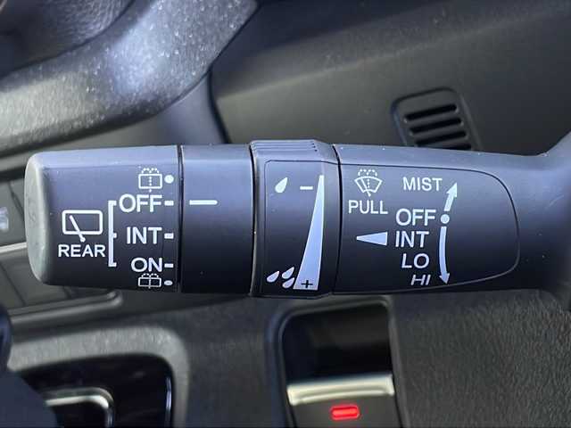 ホンダ Ｎ ＢＯＸ カスタム コーディネートスタイル 山口県 2024(令6)年 0.5万km プラチナホワイトパール 純正コネクトナビ/・Bluetooth接続/・フルセグTV/バックカメラ/ビルトインETC/Honda SENSING/・衝突軽減ブレーキ/・踏み間違い衝突軽減システム/・急アクセル抑制機能/・路外逸脱抑制機能/・歩行者事故低減ステアリング/・アダプティブクルーズコントロール/・車線逸脱支援システム/・先行車発進お知らせ機能/・標識認識機能/レザーシート/シートヒーター/チップアップシート/両側パワースライドドア/USB入力端子/純正フロアマット/スマートキー/スペアキー1本/プッシュスタート/純正LEDライト/純正14インチアルミホイール/ドアバイザー/ウィンカーミラー