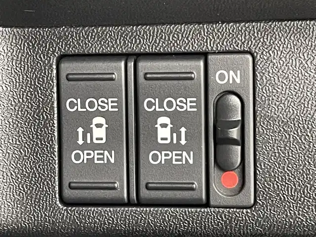 ホンダ ステップワゴン スパーダ ハイブリッド G EX ホンダセンシング 熊本県 2018(平30)年 6.7万km モダンスティールM 純正９インチナビVXM-187VFNi（ＣＤ・ＤＶＤ・フルセグ・ＢＴ・ＳＤ・ＵＳＢ）/バックカメラ　/社外前方ドライブレコーダー　/ビルトインＥＴＣ　/両側パワースライドドア　/前席シートヒーター　/ホンダセンシング/・衝突軽減ブレーキ/・アダブティブクルーズコントロール/・オートハイビーム/・先行車発進お知らせ機能/・路外逸脱制御/・レーンキープアシスト/・標識認識機能/横滑り防止/電動パーキング/ブレーキホールド/ハーフレザーシート/純正フロアマット/純正16インチAW/オートライト/LEDヘッドライト/フォグランプ/スマートキー/プッシュスタート/保証書