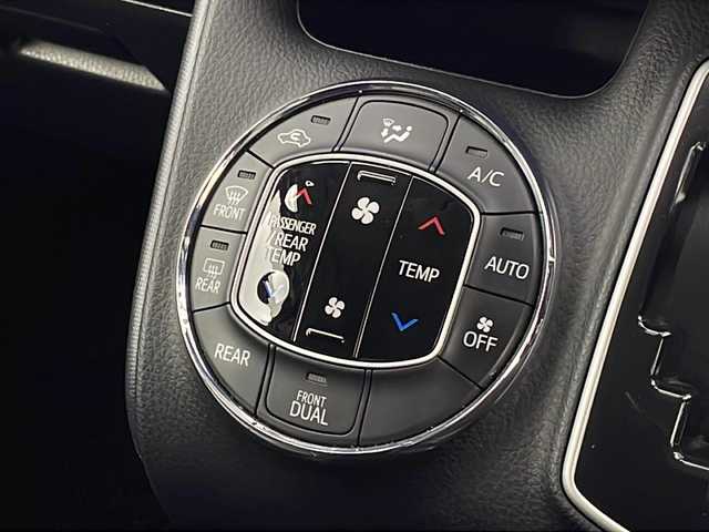 トヨタ ヴォクシー ZS 新潟県 2017(平29)年 8.9万km ホワイトパールクリスタルシャイン ナビ/（CD/DVD/SD/Bluetooth/HDMI/USB/フルセグテレビ）/バックカメラ/革調シートカバー/ハンドルカバー/ステアリングスイッチ/両側パワースライドドア/プッシュスタート/スマートキー/クルーズコントロール/オートライト/LEDライト/モデリスタエアロ/取扱説明書/保証書