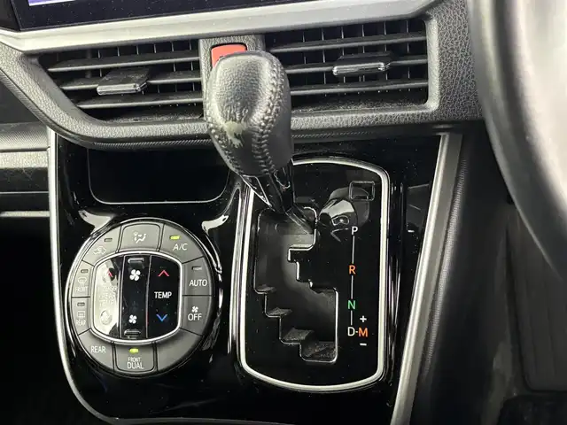 トヨタ ヴォクシー ZS 煌Ⅱ 埼玉県 2020(令2)年 2.8万km ホワイトパールクリスタルシャイン 10型ALPINEナビ/（AM/FM/CD/DVD/BT/フルTV/HDMI）/12。8型フリップモニター/バックカメラ/トヨタセーフティーセンス/・プリクラッシュセーフティ/・レーンディパーチャーアラート/・オートハイビーム/・ロードサインアシスト/両側パワースライドドア/社外前後ドラレコ/ビルトインETC/LEDライト/純正アルミホイール/スペア1本