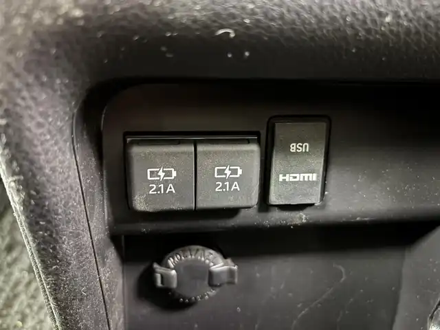 トヨタ ヴォクシー ZS 煌Ⅱ 埼玉県 2020(令2)年 2.8万km ホワイトパールクリスタルシャイン 10型ALPINEナビ/（AM/FM/CD/DVD/BT/フルTV/HDMI）/12。8型フリップモニター/バックカメラ/トヨタセーフティーセンス/・プリクラッシュセーフティ/・レーンディパーチャーアラート/・オートハイビーム/・ロードサインアシスト/両側パワースライドドア/社外前後ドラレコ/ビルトインETC/LEDライト/純正アルミホイール/スペア1本