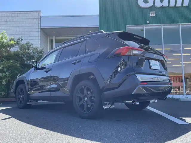 トヨタ ＲＡＶ４ アドベンチャー オフロードPKG 岡山県 2021(令3)年 3.3万km アティチュードブラックマイカ 純正9インチディスプレイオーディオ/フルセグTV、Bluetooth、AppleCarplay/AndroidAuto、AM、FM/ビルトインETC/前後ドライブレコーダー　DC-DR652/充電用USB端子/デジタルインナーミラー/ステアリングヒーター/前席シートヒーター/前席ベンチレーション/合成皮革シート/ハンズフリーパワーバックドア/モデリスタLED付きノースプロテクター/TRDフロントバンパーガーニッシュLED付き/TRDバックドアロアガーニッシュ/TRDマッドフラップ/ルーフレール/オフロードパッケージ専用リアマーク/オフロードパッケージ専用スキッドプレート/オフロードパッケージ専用18インチオールテレインタイヤ/&マッドブラック塗装アルミホイール/トヨタセーフティセンス/・プリクラッシュセーフティ/・レーントレーシングアシスト/・レーダークルーズコントロール/・オートマチックハイビーム/・ロードサインアシスト/・ブラインドスポットモニター/・パーキングサポートブレーキ/。リアクロストラフィックアラート