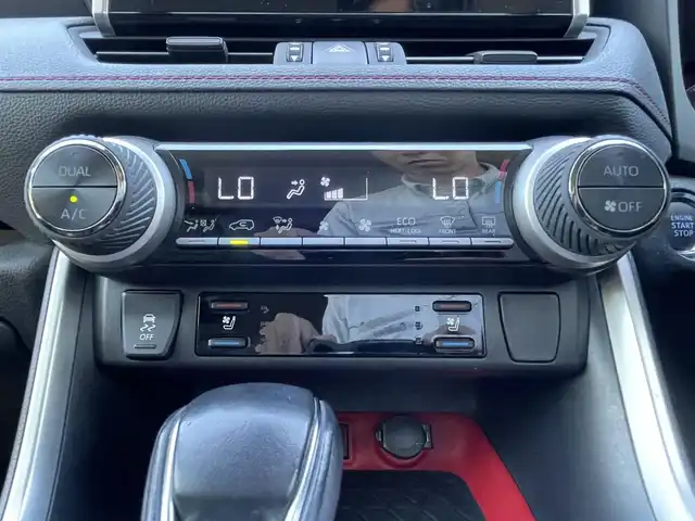 トヨタ ＲＡＶ４ アドベンチャー オフロードPKG 岡山県 2021(令3)年 3.3万km アティチュードブラックマイカ 純正9インチディスプレイオーディオ/フルセグTV、Bluetooth、AppleCarplay/AndroidAuto、AM、FM/ビルトインETC/前後ドライブレコーダー　DC-DR652/充電用USB端子/デジタルインナーミラー/ステアリングヒーター/前席シートヒーター/前席ベンチレーション/合成皮革シート/ハンズフリーパワーバックドア/モデリスタLED付きノースプロテクター/TRDフロントバンパーガーニッシュLED付き/TRDバックドアロアガーニッシュ/TRDマッドフラップ/ルーフレール/オフロードパッケージ専用リアマーク/オフロードパッケージ専用スキッドプレート/オフロードパッケージ専用18インチオールテレインタイヤ/&マッドブラック塗装アルミホイール/トヨタセーフティセンス/・プリクラッシュセーフティ/・レーントレーシングアシスト/・レーダークルーズコントロール/・オートマチックハイビーム/・ロードサインアシスト/・ブラインドスポットモニター/・パーキングサポートブレーキ/。リアクロストラフィックアラート