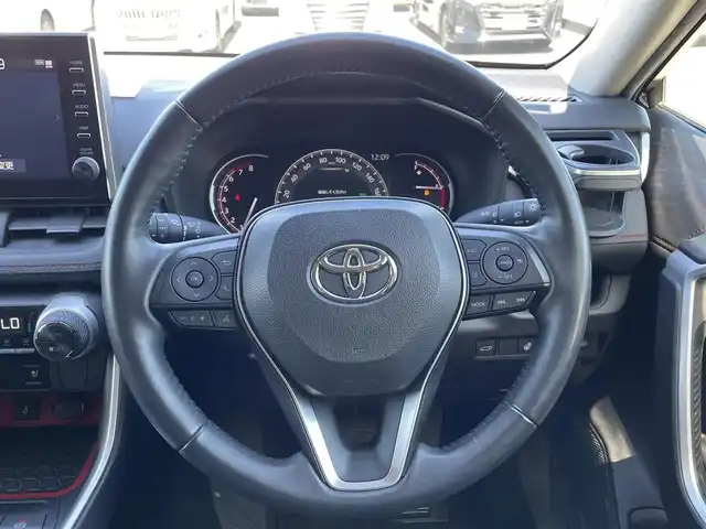 トヨタ ＲＡＶ４ アドベンチャー オフロードPKG 岡山県 2021(令3)年 3.3万km アティチュードブラックマイカ 純正9インチディスプレイオーディオ/フルセグTV、Bluetooth、AppleCarplay/AndroidAuto、AM、FM/ビルトインETC/前後ドライブレコーダー　DC-DR652/充電用USB端子/デジタルインナーミラー/ステアリングヒーター/前席シートヒーター/前席ベンチレーション/合成皮革シート/ハンズフリーパワーバックドア/モデリスタLED付きノースプロテクター/TRDフロントバンパーガーニッシュLED付き/TRDバックドアロアガーニッシュ/TRDマッドフラップ/ルーフレール/オフロードパッケージ専用リアマーク/オフロードパッケージ専用スキッドプレート/オフロードパッケージ専用18インチオールテレインタイヤ/&マッドブラック塗装アルミホイール/トヨタセーフティセンス/・プリクラッシュセーフティ/・レーントレーシングアシスト/・レーダークルーズコントロール/・オートマチックハイビーム/・ロードサインアシスト/・ブラインドスポットモニター/・パーキングサポートブレーキ/。リアクロストラフィックアラート