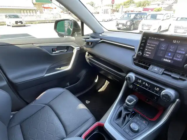 トヨタ ＲＡＶ４ アドベンチャー オフロードPKG 岡山県 2021(令3)年 3.3万km アティチュードブラックマイカ 純正9インチディスプレイオーディオ/フルセグTV、Bluetooth、AppleCarplay/AndroidAuto、AM、FM/ビルトインETC/前後ドライブレコーダー　DC-DR652/充電用USB端子/デジタルインナーミラー/ステアリングヒーター/前席シートヒーター/前席ベンチレーション/合成皮革シート/ハンズフリーパワーバックドア/モデリスタLED付きノースプロテクター/TRDフロントバンパーガーニッシュLED付き/TRDバックドアロアガーニッシュ/TRDマッドフラップ/ルーフレール/オフロードパッケージ専用リアマーク/オフロードパッケージ専用スキッドプレート/オフロードパッケージ専用18インチオールテレインタイヤ/&マッドブラック塗装アルミホイール/トヨタセーフティセンス/・プリクラッシュセーフティ/・レーントレーシングアシスト/・レーダークルーズコントロール/・オートマチックハイビーム/・ロードサインアシスト/・ブラインドスポットモニター/・パーキングサポートブレーキ/。リアクロストラフィックアラート