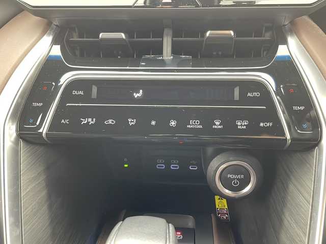 トヨタ ハリアー ハイブリッド Z レザーパッケージ 茨城県 2023(令5)年 2万km プラチナホワイトパールマイカ 12.3インチ純正ナビ付ディスプレイオーディオ/・FM/AM/フルセグTV/Bluetooth/・AppleCarPlay/AndroidAuto/・アラウンドビュー/・JBLサウンド/BSM/前後コーナーセンサー/ビルドインETC/ドライブレコーダー/本革レザーシート/追従型クルーズコントロール/ステアリングヒーター/パワーシート（D+N席）/シートベンチレーション（D+N席）/シートヒーター（D+N席）/デジタルインナーミラー/パワバックドア/純正アルミホイール/純正フロアマット/スペアキー/AAC/衝突被害軽減ブレーキ/レーンキープアシスト/横滑り防止機能