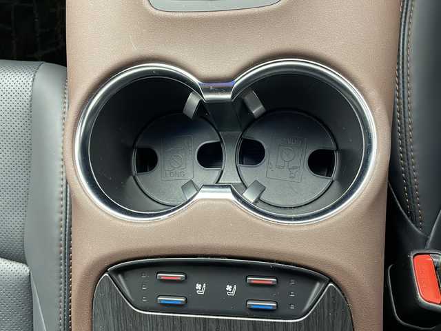 トヨタ ハリアー ハイブリッド Z レザーパッケージ 茨城県 2023(令5)年 2万km プラチナホワイトパールマイカ 12.3インチ純正ナビ付ディスプレイオーディオ/・FM/AM/フルセグTV/Bluetooth/・AppleCarPlay/AndroidAuto/・アラウンドビュー/・JBLサウンド/BSM/前後コーナーセンサー/ビルドインETC/ドライブレコーダー/本革レザーシート/追従型クルーズコントロール/ステアリングヒーター/パワーシート（D+N席）/シートベンチレーション（D+N席）/シートヒーター（D+N席）/デジタルインナーミラー/パワバックドア/純正アルミホイール/純正フロアマット/スペアキー/AAC/衝突被害軽減ブレーキ/レーンキープアシスト/横滑り防止機能