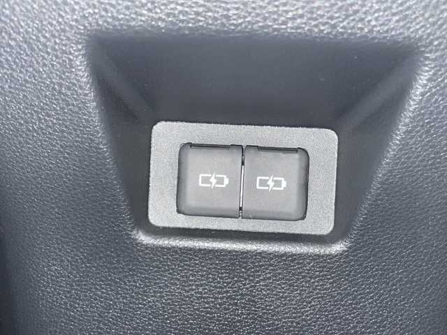 トヨタ ハリアー ハイブリッド Z レザーパッケージ 茨城県 2023(令5)年 2万km プラチナホワイトパールマイカ 12.3インチ純正ナビ付ディスプレイオーディオ/・FM/AM/フルセグTV/Bluetooth/・AppleCarPlay/AndroidAuto/・アラウンドビュー/・JBLサウンド/BSM/前後コーナーセンサー/ビルドインETC/ドライブレコーダー/本革レザーシート/追従型クルーズコントロール/ステアリングヒーター/パワーシート（D+N席）/シートベンチレーション（D+N席）/シートヒーター（D+N席）/デジタルインナーミラー/パワバックドア/純正アルミホイール/純正フロアマット/スペアキー/AAC/衝突被害軽減ブレーキ/レーンキープアシスト/横滑り防止機能