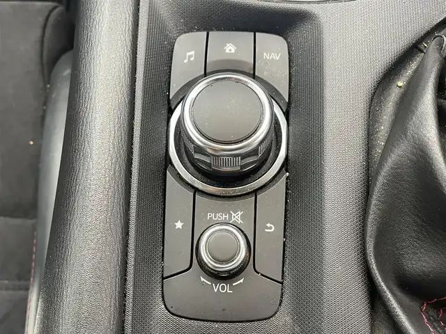 マツダ ロードスター RS 滋賀県 2018(平30)年 12万km ソウルレッドクリスタルM 禁煙車/純正ナビ/CD/DVD/Bluetooth/AUX/SD/FM/AM/USB/フルセグテレビ/バックカメラ/スマートシティーブレーキサポート/車線逸脱警報/標識認識機能/パーキングセンサー/ビルトインETC/クルーズコントロール/ハーフレザーシート/前席シートヒーター /革巻きステアリング/レーダー探知機/ドライブレコーダー/純正フロアマット/純正16インチアルミホイール