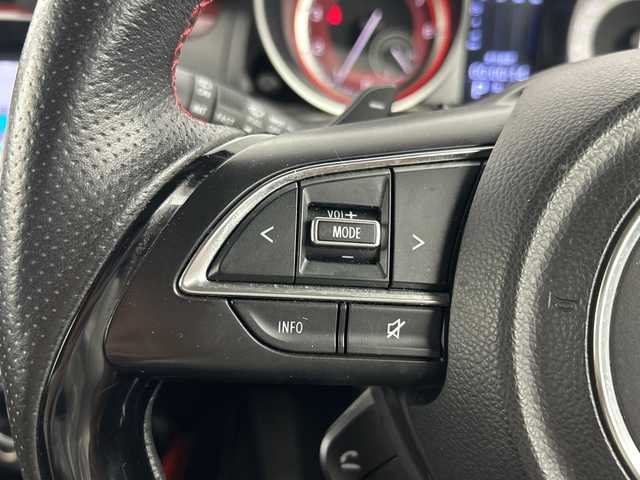 スズキ スイフト スポーツ セーフティPKG 愛知県 2018(平30)年 4.5万km ピュアホワイトP 純正８インチナビ（AM/FM/地デジ/BT/CD/DVD）/全方位カメラ/D席シートヒーター/衝突軽減ブレーキ/レーンキープアシスト/横滑り防止機能/クリアランスソナー/レーダークルーズコントロール/パドルシフト/ビルトインETC/純正17インチアルミホイール/LEDヘッドライト/フォグランプ/前後コーナーセンサー/ドアバイザー/純正ドライブレコーダー/スマートキー/プッシュスタート/スペアキー/電格ミラー