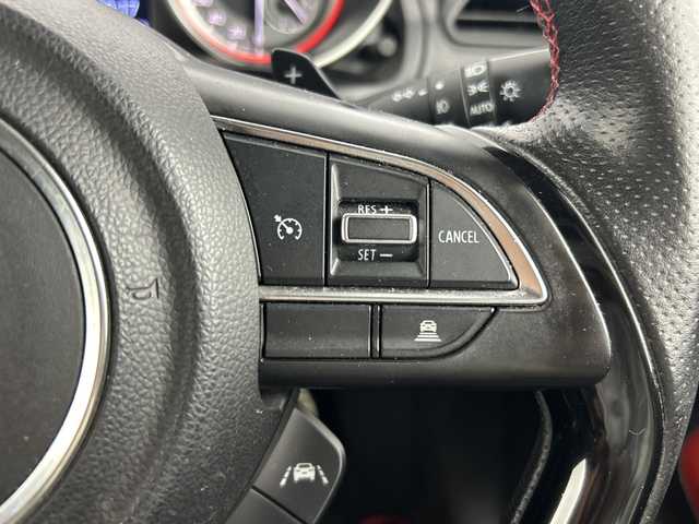 スズキ スイフト スポーツ セーフティPKG 愛知県 2018(平30)年 4.5万km ピュアホワイトP 純正８インチナビ（AM/FM/地デジ/BT/CD/DVD）/全方位カメラ/D席シートヒーター/衝突軽減ブレーキ/レーンキープアシスト/横滑り防止機能/クリアランスソナー/レーダークルーズコントロール/パドルシフト/ビルトインETC/純正17インチアルミホイール/LEDヘッドライト/フォグランプ/前後コーナーセンサー/ドアバイザー/純正ドライブレコーダー/スマートキー/プッシュスタート/スペアキー/電格ミラー