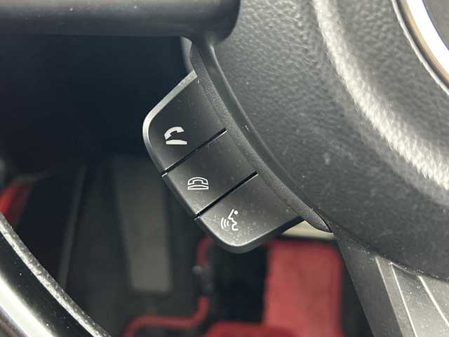 スズキ スイフト スポーツ セーフティPKG 愛知県 2018(平30)年 4.5万km ピュアホワイトP 純正８インチナビ（AM/FM/地デジ/BT/CD/DVD）/全方位カメラ/D席シートヒーター/衝突軽減ブレーキ/レーンキープアシスト/横滑り防止機能/クリアランスソナー/レーダークルーズコントロール/パドルシフト/ビルトインETC/純正17インチアルミホイール/LEDヘッドライト/フォグランプ/前後コーナーセンサー/ドアバイザー/純正ドライブレコーダー/スマートキー/プッシュスタート/スペアキー/電格ミラー