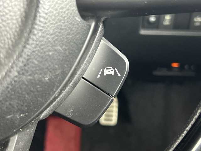 スズキ スイフト スポーツ セーフティPKG 愛知県 2018(平30)年 4.5万km ピュアホワイトP 純正８インチナビ（AM/FM/地デジ/BT/CD/DVD）/全方位カメラ/D席シートヒーター/衝突軽減ブレーキ/レーンキープアシスト/横滑り防止機能/クリアランスソナー/レーダークルーズコントロール/パドルシフト/ビルトインETC/純正17インチアルミホイール/LEDヘッドライト/フォグランプ/前後コーナーセンサー/ドアバイザー/純正ドライブレコーダー/スマートキー/プッシュスタート/スペアキー/電格ミラー