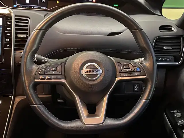 日産 セレナ e-パワー オーテック セーフティPKG 香川県 2020(令2)年 5.1万km 青Ⅱ 登録時走行距離：50929km/プロパイロット/→エマージェンシーブレーキ/→レーダークルーズコントロール/→レーンキープアシスト/純正10インチナビ/→DVD/CD/→フルセグTV/アラウンドビューモニター/ブラインドスポットモニター/両側パワースライドドア/ハンズフリーオートスライドドア/レザーシート/革巻きステアリング/ステアリングリモコン/LEDヘッドライト/ドラレコ/ETC/純正16インチAW/純正フロアマット/スマートキー/プッシュスタート