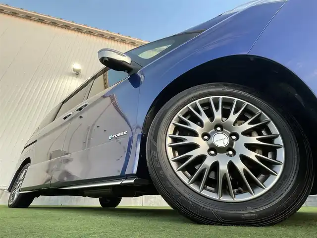 日産 セレナ e-パワー オーテック セーフティPKG 香川県 2020(令2)年 5.1万km 青Ⅱ 登録時走行距離：50929km/プロパイロット/→エマージェンシーブレーキ/→レーダークルーズコントロール/→レーンキープアシスト/純正10インチナビ/→DVD/CD/→フルセグTV/アラウンドビューモニター/ブラインドスポットモニター/両側パワースライドドア/ハンズフリーオートスライドドア/レザーシート/革巻きステアリング/ステアリングリモコン/LEDヘッドライト/ドラレコ/ETC/純正16インチAW/純正フロアマット/スマートキー/プッシュスタート