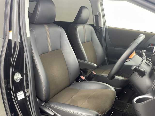 トヨタ シエンタ ファンベースG クエロ 大阪府 2020(令2)年 4.4万km ブラックマイカ KENWOOD 9インチナビ　MDV-M906HDL/【BT/フルセグTV/ipod/USB/HDMI/DVD]/アラウンドビューモニター/ドライブレコーダー前後　DRV-MR745/ビルトインETC/衝突被害軽減システム/レーンキープアシスト/横滑り防止装置/コーナーセンサー前後/オートライト/オートマチックハイビーム/両側パワースライドドア/アイドリングストップ/純正１６インチアルミホイール/純正フロアマット/ハーフレザーシート/スマートキー