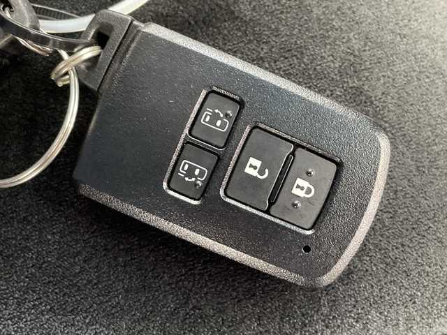 トヨタ アルファード S 栃木県 2020(令2)年 2.4万km ブラック ディスプレイオーディオ/メモリーナビ/（CD/DVD/Bluetooth/USB）/バックカメラ/トヨタセーフティセンス/ビルトインETC/両側パワースライドドア/オートライト/LEDヘッドライト/横滑り防止装置/フォグランプ/スマートキー/プッシュスタート/ステアリングスイッチ/革巻きステアリング/電動格納ミラー/純正アルミホイール/純正フロアマット