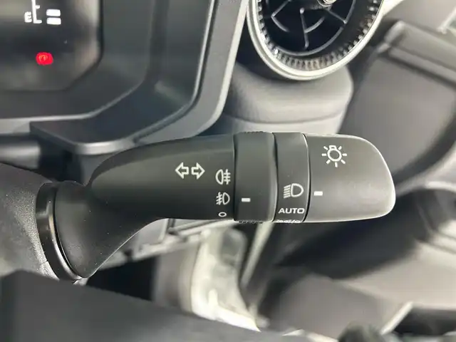 トヨタ ランドクルーザー ２５０ 佐賀県 2024(令6)年 0.2万km プラチナホワイトパールマイカ ワンオーナー/丸目ヘッドライト/サンルーフ/デジタルインナーミラー/４WD/7人乗り/純正ディスプレイオーディオ/ナビ連動ドライブレコーダー前後/パワーバックドア/純正18インチアルミホイール/パノラマミックビュー/トヨタセーフティ/レーンディパーチャーアラート/プリクラッシュセーフティ/ブラインドスポットモニター/プロアクティブドライビングアシスト/クリアランスソナー/リアクロストラフィックアラート/リアカメラディテクション/ロードサインアシスト/シートヒーター/エアシート/ハーフレザー