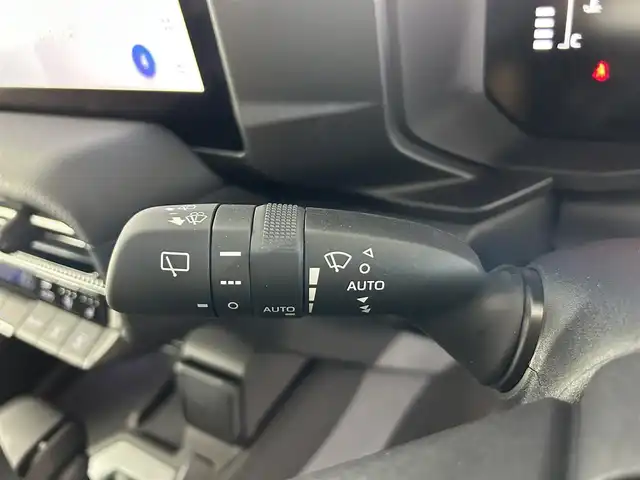 トヨタ ランドクルーザー ２５０ 佐賀県 2024(令6)年 0.2万km プラチナホワイトパールマイカ ワンオーナー/丸目ヘッドライト/サンルーフ/デジタルインナーミラー/４WD/7人乗り/純正ディスプレイオーディオ/ナビ連動ドライブレコーダー前後/パワーバックドア/純正18インチアルミホイール/パノラマミックビュー/トヨタセーフティ/レーンディパーチャーアラート/プリクラッシュセーフティ/ブラインドスポットモニター/プロアクティブドライビングアシスト/クリアランスソナー/リアクロストラフィックアラート/リアカメラディテクション/ロードサインアシスト/シートヒーター/エアシート/ハーフレザー