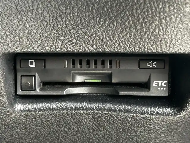 トヨタ シエンタ ハイブリッド G クエロ 滋賀県 2018(平30)年 6万km ブラックマイカ/センシュアルレッドマイカ 純正９インチナビ/・フルセグ・Bluetooth・CD・DVD・USB/トヨタセーフティーセンス/全方位カメラ/デジタルインナーミラー/ハーフレザーシート/シートヒーター/ステアリングヒーター/両側パワースライドドア/ETC/オートライト/オートハイビーム/前後ドライブレコーダー/前後ソナー/純正16インチアルミホイール