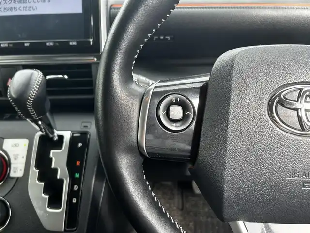 トヨタ シエンタ ハイブリッド G クエロ 滋賀県 2018(平30)年 6万km ブラックマイカ/センシュアルレッドマイカ 純正９インチナビ/・フルセグ・Bluetooth・CD・DVD・USB/トヨタセーフティーセンス/全方位カメラ/デジタルインナーミラー/ハーフレザーシート/シートヒーター/ステアリングヒーター/両側パワースライドドア/ETC/オートライト/オートハイビーム/前後ドライブレコーダー/前後ソナー/純正16インチアルミホイール