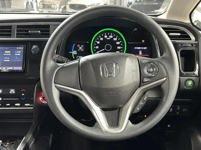 ホンダ シャトル ハイブリッド ホンダセンシング 大阪府 2020(令2)年 2.8万km ルナシルバーM 社外ナビ　衝突軽減ブレーキ　レーンアシスト　レーダークルーズコントロール　スマートキー　プッシュスタート　オートエアコン　ビルトインＥＴＣ　電動格納ミラー　Ｂｌｕｅｔｏｏｔｈ　横滑り防止装置　ｅｃｏｎ