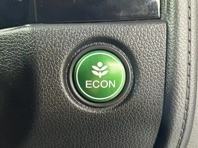 ホンダ シャトル ハイブリッド ホンダセンシング 大阪府 2020(令2)年 2.8万km ルナシルバーM 社外ナビ　衝突軽減ブレーキ　レーンアシスト　レーダークルーズコントロール　スマートキー　プッシュスタート　オートエアコン　ビルトインＥＴＣ　電動格納ミラー　Ｂｌｕｅｔｏｏｔｈ　横滑り防止装置　ｅｃｏｎ