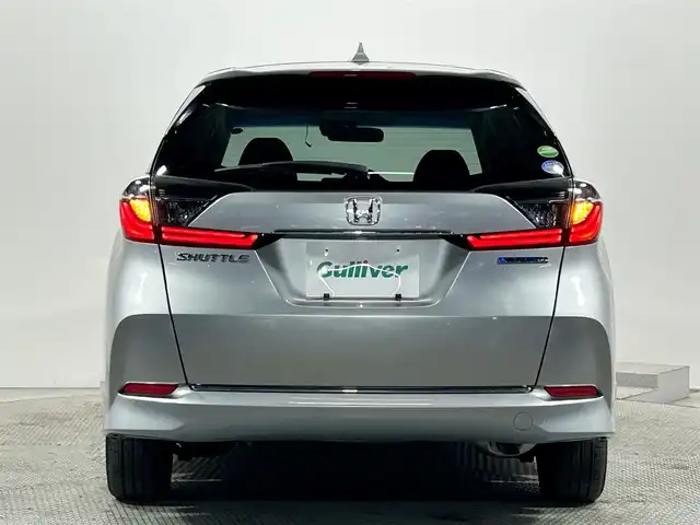 ホンダ シャトル ハイブリッド ホンダセンシング 大阪府 2020(令2)年 2.8万km ルナシルバーM 社外ナビ　衝突軽減ブレーキ　レーンアシスト　レーダークルーズコントロール　スマートキー　プッシュスタート　オートエアコン　ビルトインＥＴＣ　電動格納ミラー　Ｂｌｕｅｔｏｏｔｈ　横滑り防止装置　ｅｃｏｎ