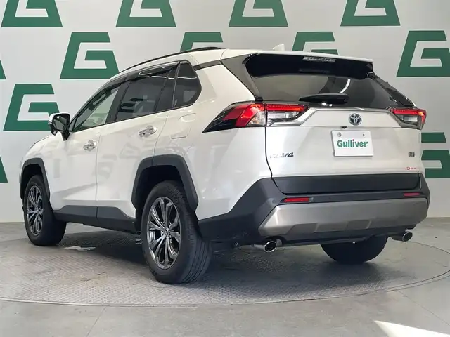 トヨタ ＲＡＶ４ ハイブリッドG 鹿児島県 2022(令4)年 4.3万km ホワイトパールクリスタルシャイン 禁煙車　/純正ナビ/(フルセグTV/Bluetooth/CD/DVD)/トヨタセーフティセンス/　・衝突軽減ブレーキ/　・レーンキープアシスト/　・追従型クルーズコントロール/デジタルインナーミラー/バックカメラ/シートメモリー付きパワーシート/前席シートヒーター/前席シートベンチレーション/置くだけ充電/ステアリングリモコン/ステアリングヒーター/ブラインドスポットモニター/前後ドライブレコーダー/ハンズフリーパワーバックドア/オートマチックハイビーム/LEDヘッドライト/4WD/純正ドアバイザー
