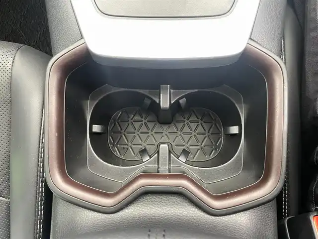 トヨタ ＲＡＶ４ ハイブリッドG 鹿児島県 2022(令4)年 4.3万km ホワイトパールクリスタルシャイン 禁煙車　/純正ナビ/(フルセグTV/Bluetooth/CD/DVD)/トヨタセーフティセンス/　・衝突軽減ブレーキ/　・レーンキープアシスト/　・追従型クルーズコントロール/デジタルインナーミラー/バックカメラ/シートメモリー付きパワーシート/前席シートヒーター/前席シートベンチレーション/置くだけ充電/ステアリングリモコン/ステアリングヒーター/ブラインドスポットモニター/前後ドライブレコーダー/ハンズフリーパワーバックドア/オートマチックハイビーム/LEDヘッドライト/4WD/純正ドアバイザー