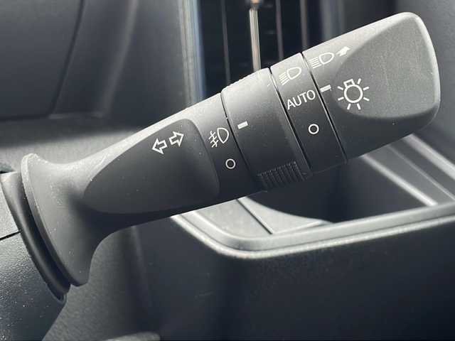 ダイハツ タント カスタム RS 山口県 2023(令5)年 1.5万km シャイニングホワイトパール 純正10インチメモリーナビ【NMZN-Z72DS】/・フルセグテレビ(走行中視聴可能)/・CD/DVD/Bluetooth/・HDMI/AM/FM/iPod/USB/バックカメラ/ETC/前方ドライブレコーダー/両側パワースライドドア/プッシュスタート/スマートキー/シートヒーター（運転席＋助手席）/電動パーキングブレーキ/シガーソケット/スマートアシスト/・衝突回避支援ブレーキ機能/・衝突警報機能/・ブレーキ制御付誤発進抑制機能/・車線逸脱抑制制御機能/・車線逸脱警報機能/・路側逸脱警報機能/・ふらつき警報/・認識支援/・先行車発進お知らせ機能/・アダプティブドライビングビーム/・サイドビューランプ/純正LEDヘッドライト/純正15インチAW