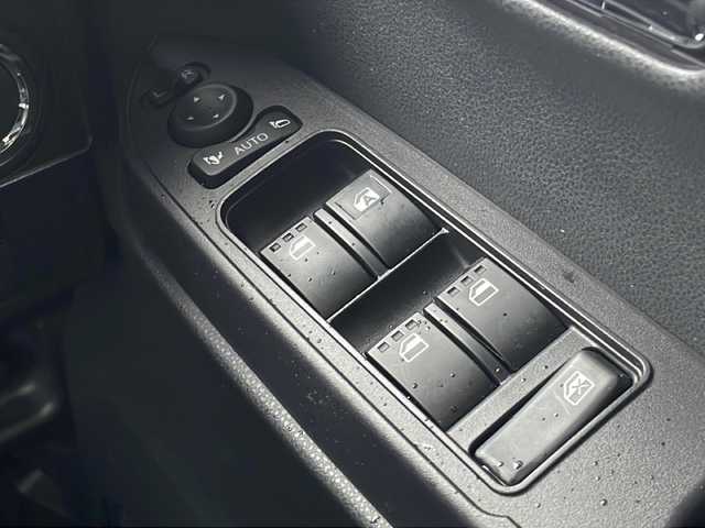 ダイハツ タント カスタム RS 山口県 2023(令5)年 1.5万km シャイニングホワイトパール 純正10インチメモリーナビ【NMZN-Z72DS】/・フルセグテレビ(走行中視聴可能)/・CD/DVD/Bluetooth/・HDMI/AM/FM/iPod/USB/バックカメラ/ETC/前方ドライブレコーダー/両側パワースライドドア/プッシュスタート/スマートキー/シートヒーター（運転席＋助手席）/電動パーキングブレーキ/シガーソケット/スマートアシスト/・衝突回避支援ブレーキ機能/・衝突警報機能/・ブレーキ制御付誤発進抑制機能/・車線逸脱抑制制御機能/・車線逸脱警報機能/・路側逸脱警報機能/・ふらつき警報/・認識支援/・先行車発進お知らせ機能/・アダプティブドライビングビーム/・サイドビューランプ/純正LEDヘッドライト/純正15インチAW