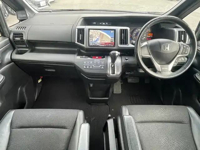 ホンダ ステップワゴン スパーダ Z クールスピリット 和歌山県 2012(平24)年 10.2万km プレミアムスパークルブラックパール (株)IDOMが運営する【じしゃロン和歌山店】の自社ローン対象車両になります。こちらは現金ご利用時の価格です。自社ローンご希望の方は別途その旨お申付け下さい。/社外ナビ/Bluetooth/テレビ/バックカメラ/フリップダウンモニター/オートライト/キセノンライト/フルフラットシート/スマートキー/両側パワースライドドア/ETC/パドルシフト/電動格納ミラー/純正アルミホイール/純正フロアマット