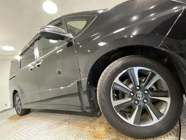 トヨタ ヴォクシー ZS 煌Ⅱ 愛知県 2020(令2)年 4.8万km ブラック 純正９インチＳＤナビ　/（AM/FM/CD・DVD再生/フルセグTV/SD/Bluetooth)/純正フリップダウンモニター　/両側パワースライドドア　/トヨタセーフティセンス　/　　-プリクラッシュセーフティ/　　-レーンディパーチャーアラート/　　-オートマチックハイビーム　/ビルトインＥＴＣ　/クルーズコントロール　/クリアランスソナー/バックカメラ　/ドライブレコーダー/LEDヘッドライト/LEDフォグランプ/USB接続/純正フロアマット/アイドリングストップ/プッシュスタート/　　-スマートキー